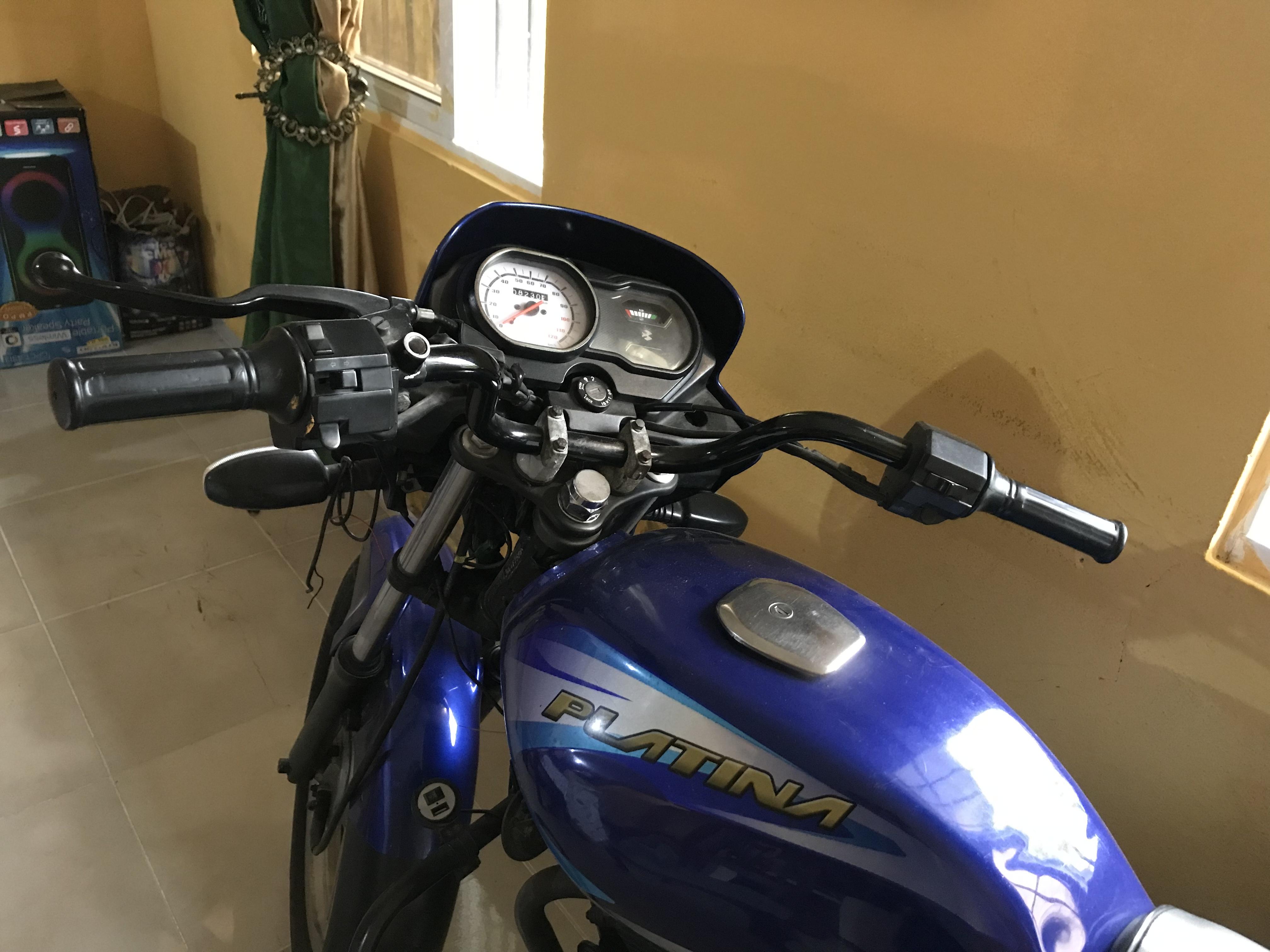 Motor Baja platina 100 2019 plásticos 2021 Foto 7314102-4.jpg