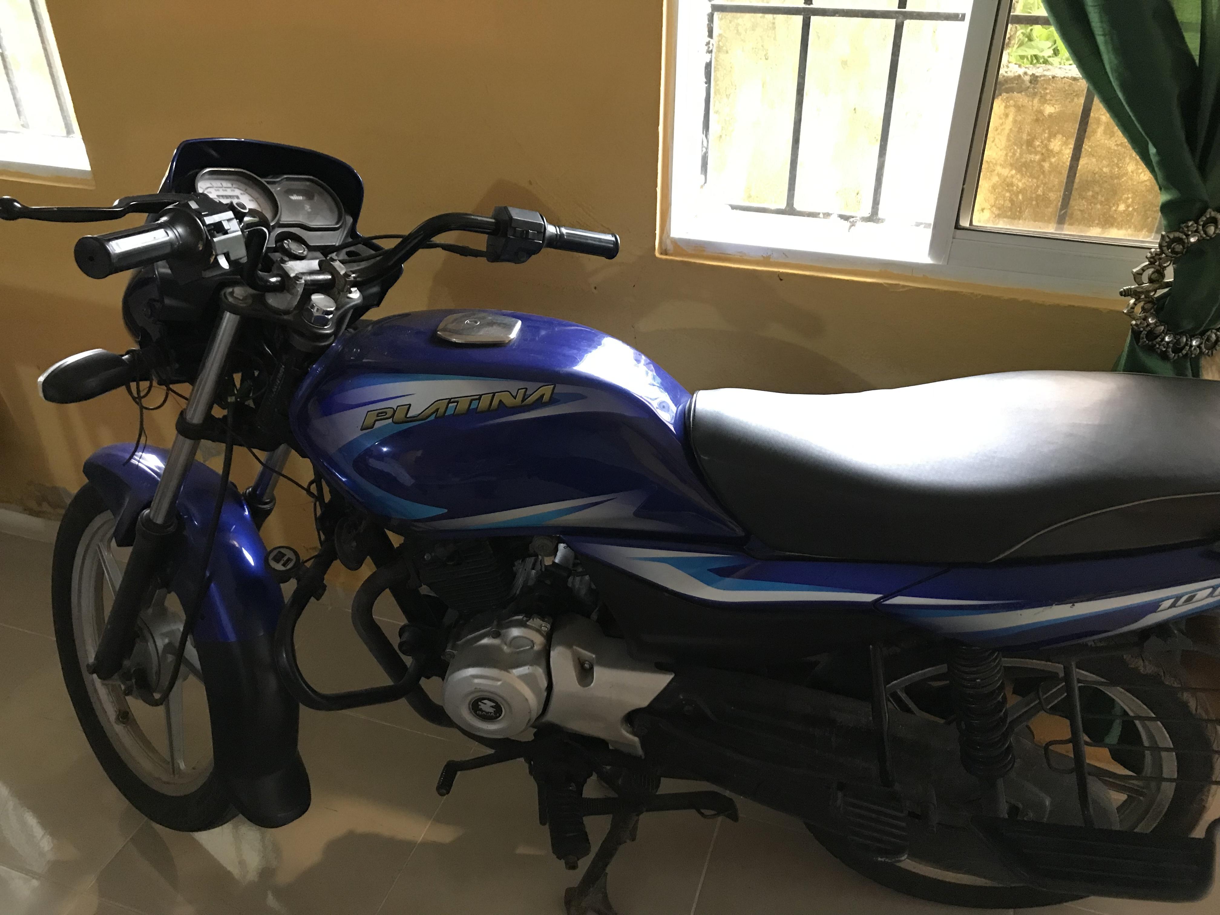 Motor Baja platina 100 2019 plásticos 2021 Foto 7314102-5.jpg