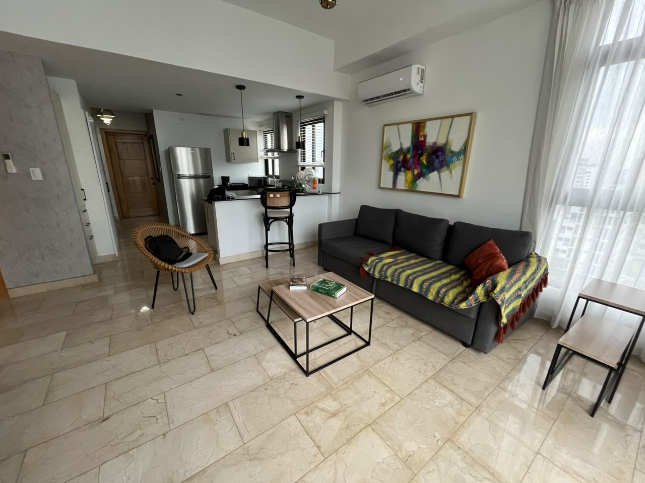 Apartamento en el corazón de Piantini casi esquina Abraham Lincoln Foto 7314136-10.jpg
