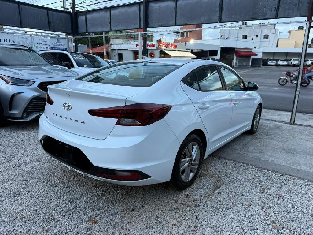 HYUNDAI ELANTRA LIMITED 2020 Foto 7314166-1.jpg