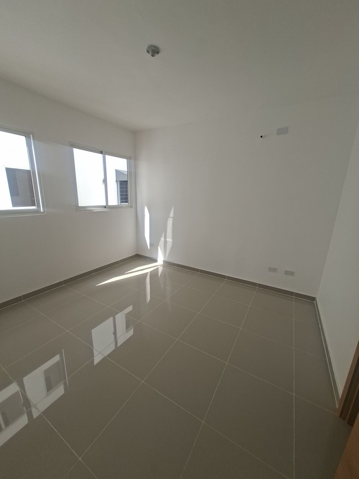 ALQUILO APARTAMENTO EN AUTOPISTA SAN ISIDRO Foto 7314201-1.jpg