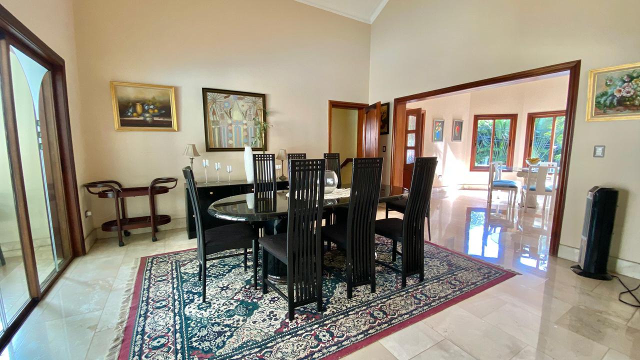 Vendo Imponente Mansión en Cuesta Hermosa II 5 HABS. 1000 Mts.2 Patio  Foto 7314428-7.jpg