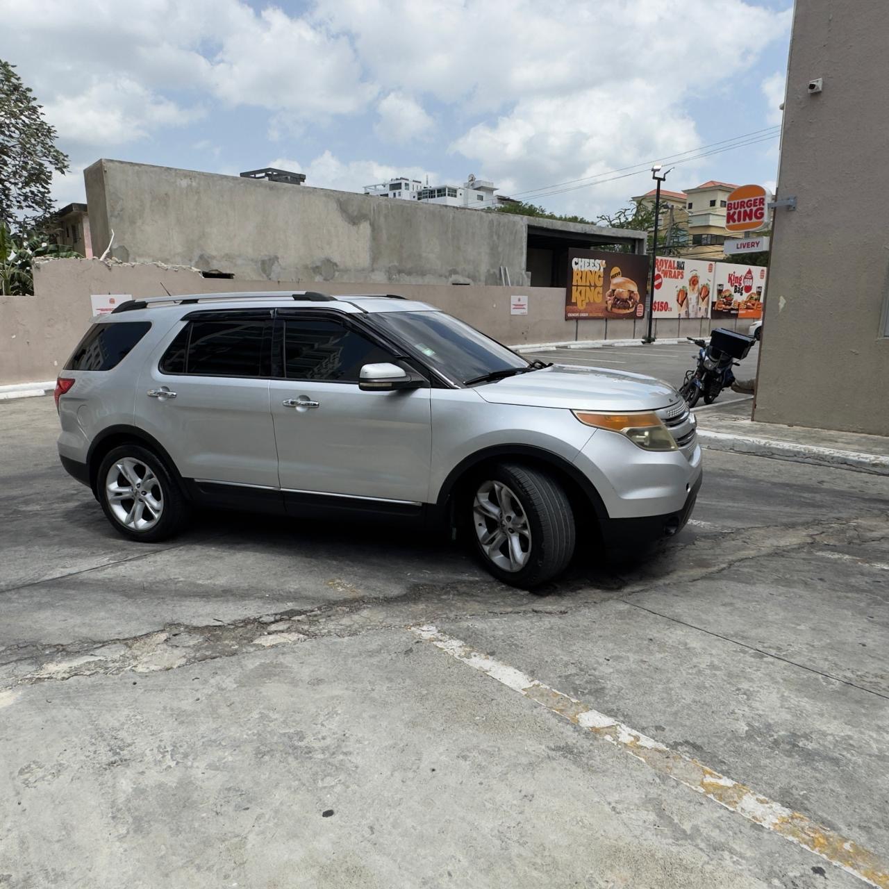 Ford Explorer 2011 limited 500000 pesos negociable la más nueva del me Foto 7314446-4.jpg