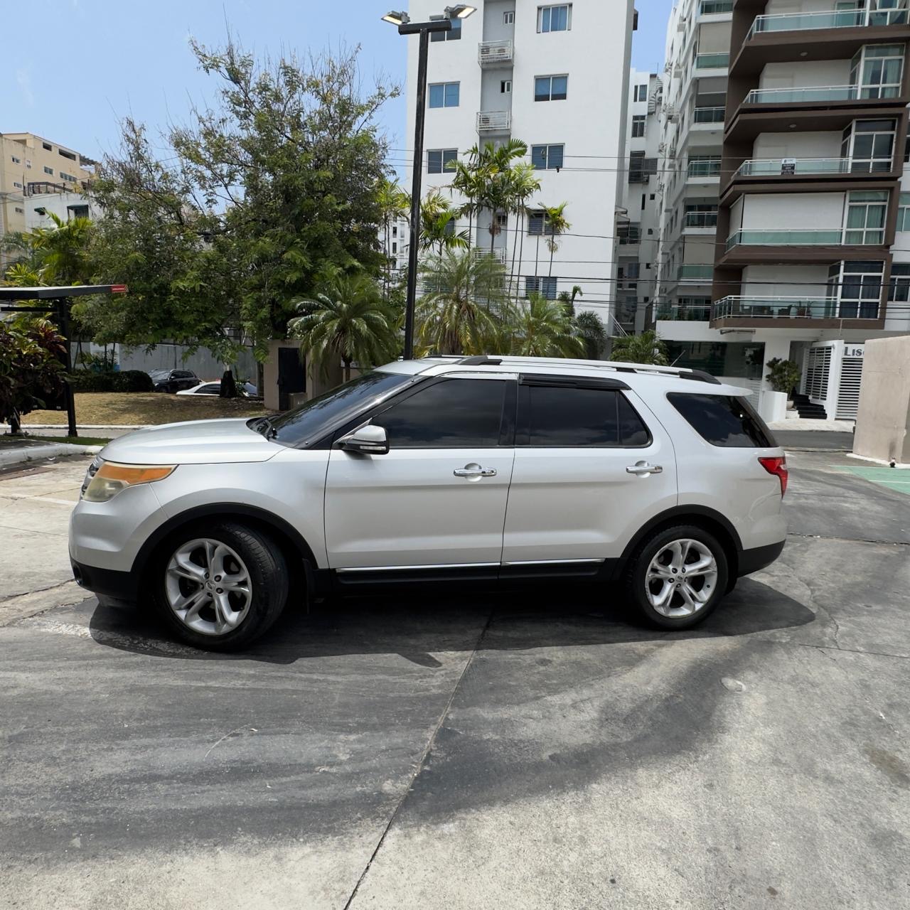 Ford Explorer 2011 limited 500000 pesos negociable la más nueva del me Foto 7314446-5.jpg