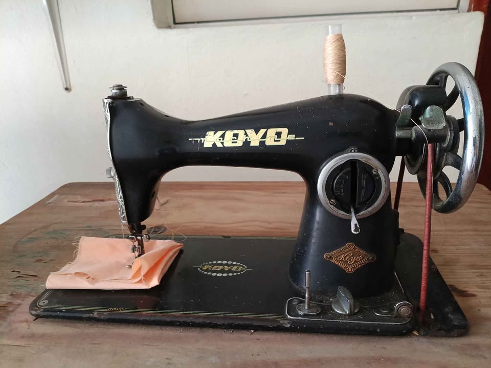 Maquina de coser Foto 7314461-2.jpg