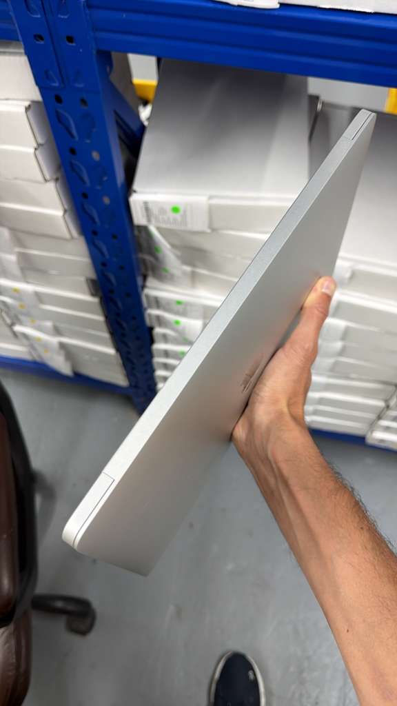 MACBOOK AIR 2020 Foto 7314475-1.jpg