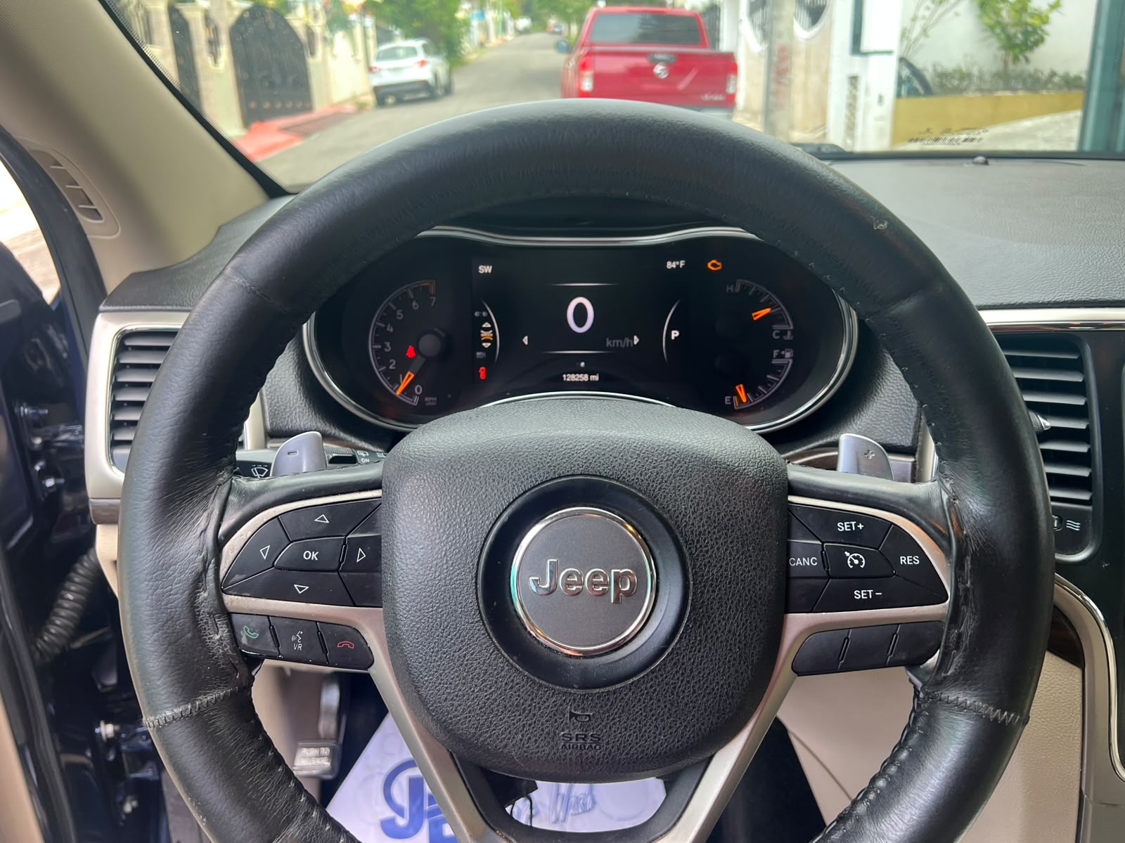 Jeep grand cherokee Laredo   2014  V6  4x4 en Puerto Plata Foto 7314497-8.jpg