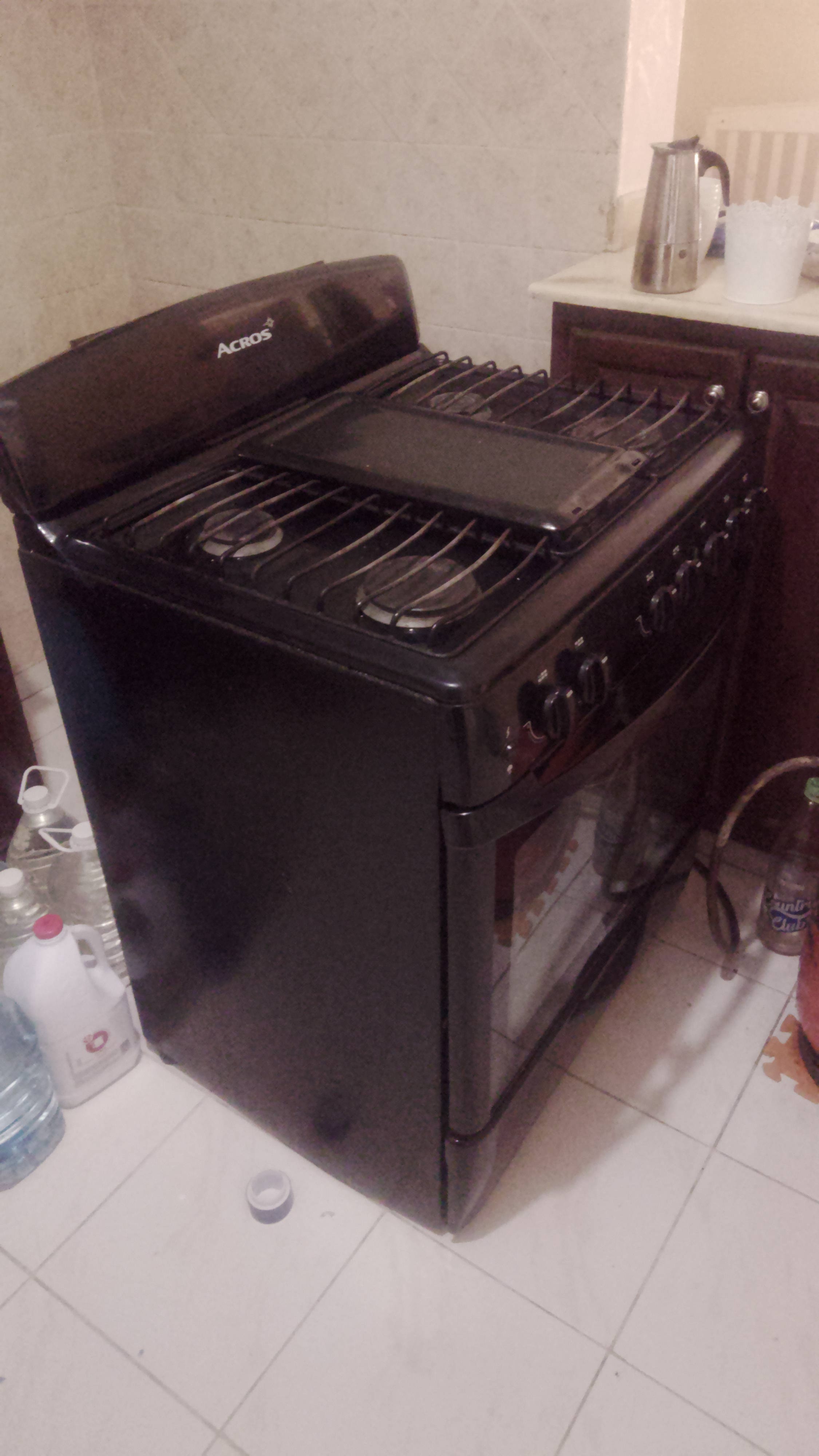 Estufa con horno en muy buenas condiciones 4000 pesos Foto 7314503-2.jpg