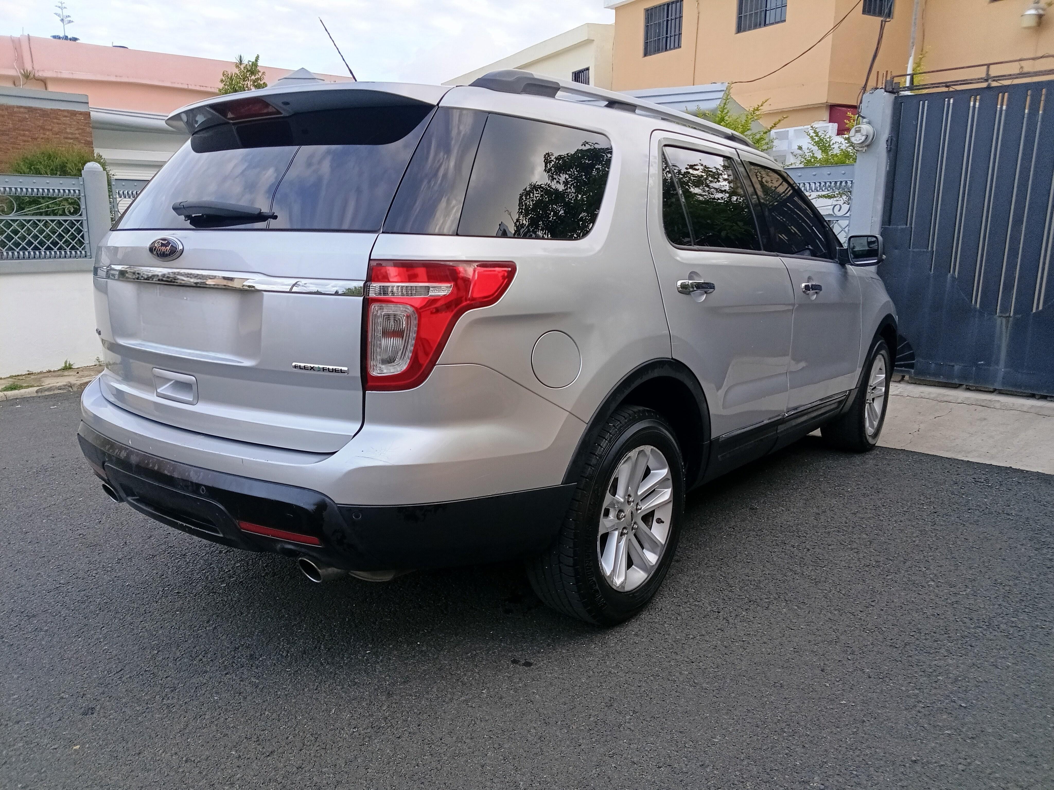 Ford Explorer XLT 3 Filas de Asientos 14  Foto 7314719-4.jpg
