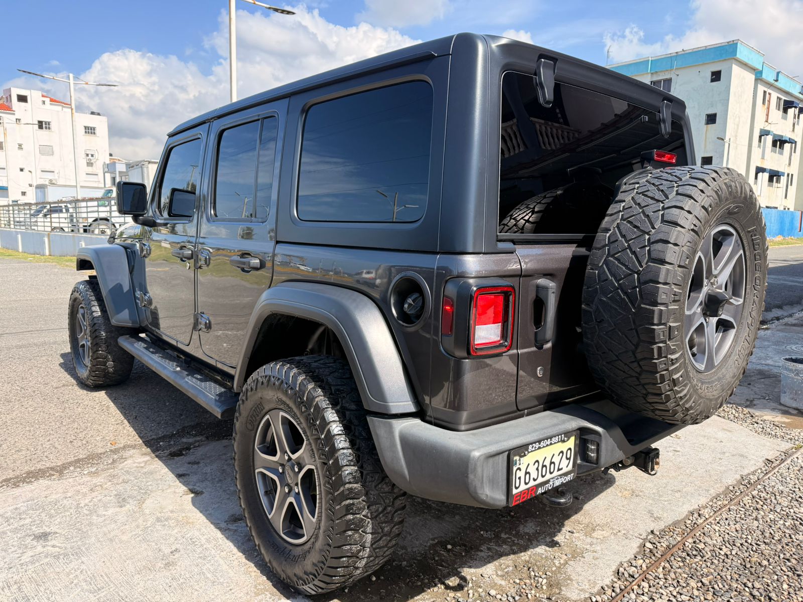 Jeep Wrangler Sport S 2018 Foto 7314724-4.jpg