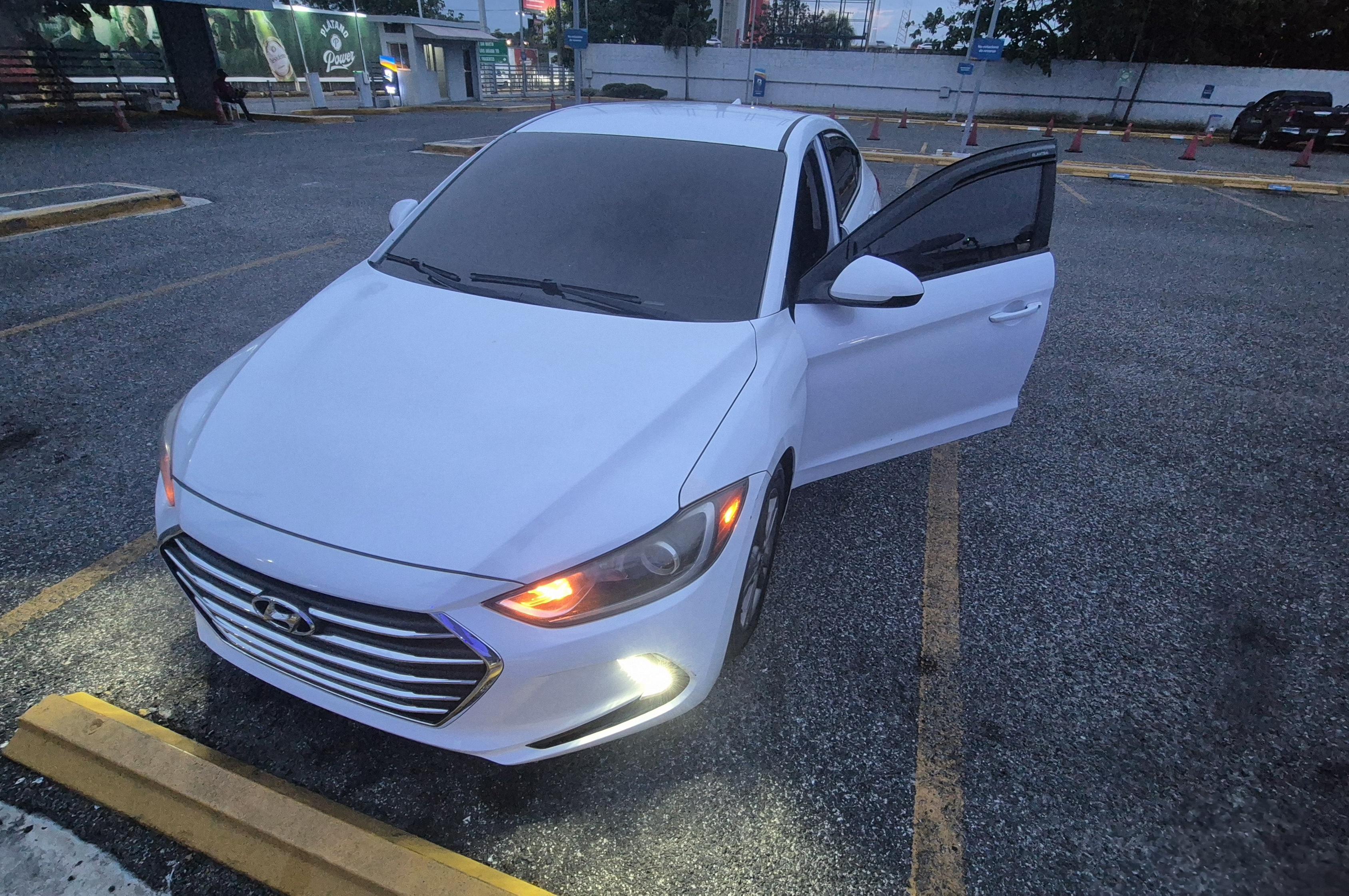 Hyundai Elantra SEL Value 2018 Foto 7314793-10.jpg