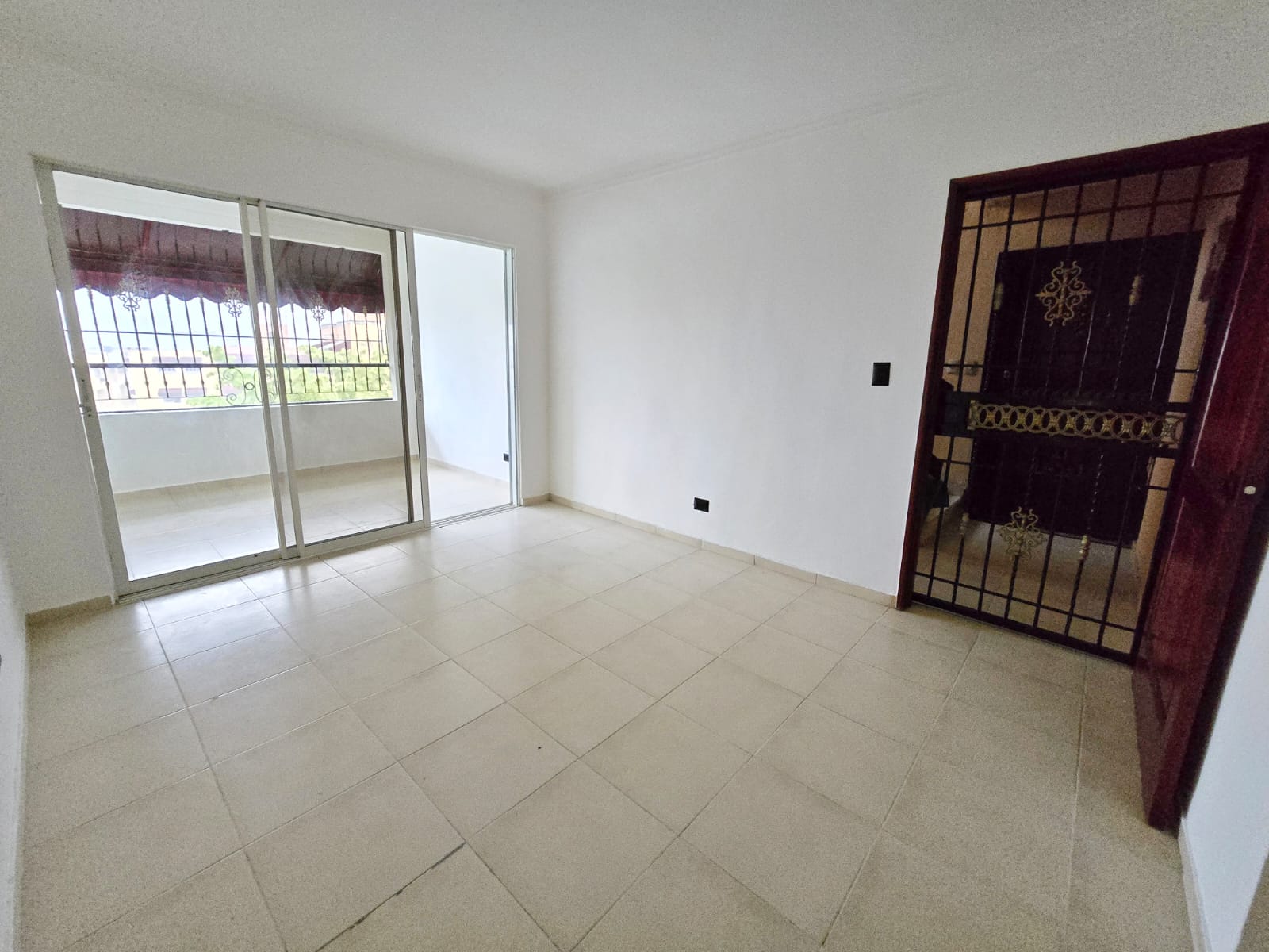 Apartamento en la Jacobo Majluta Ciudad Bonita   4to piso 89mt2   Foto 7314920-2.jpg