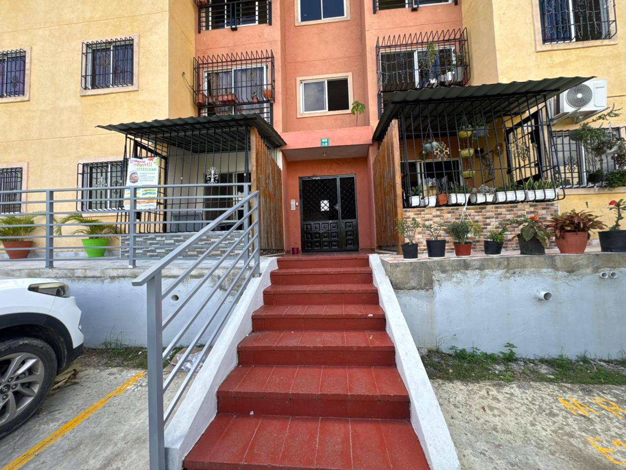 APARTAMENTO EN VENTA REMODELADO   ????RES. PABLO MELLA MORALES AUT. DU Foto 7314979-6.jpg