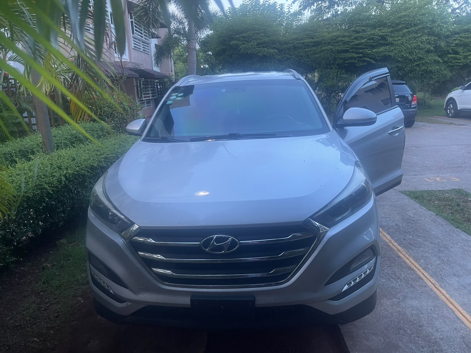 Vendo Hyundai Tucson excelentes condiciones Negociable Foto 7315014-10.jpg