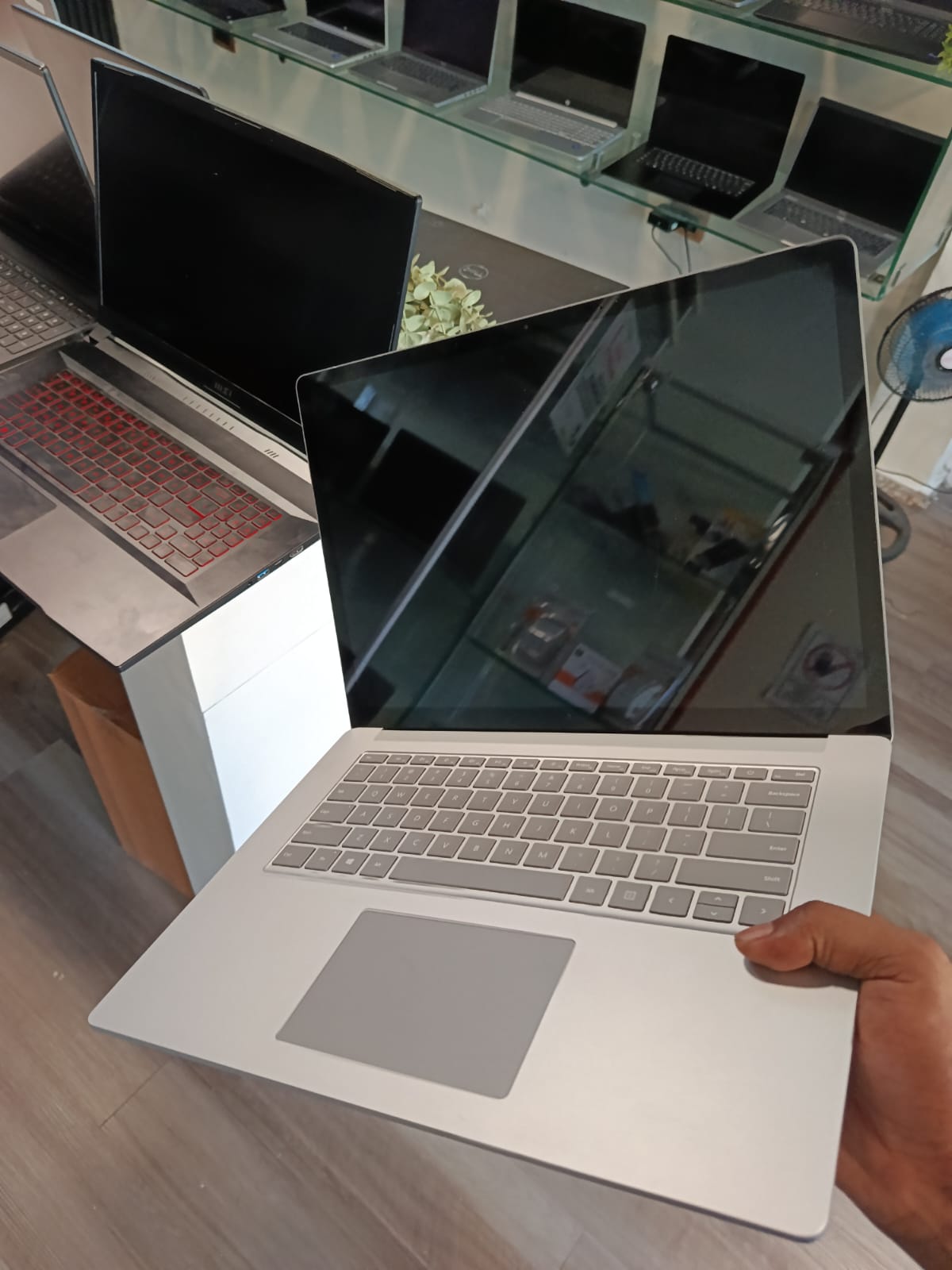 Microsoft Surface Laptop 3 Elegancia y Portabilidad Foto 7315031-4.jpg