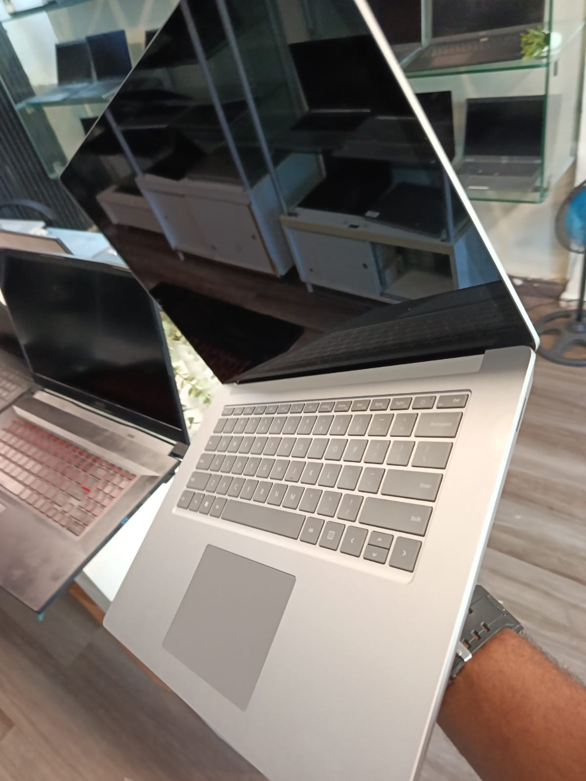 Microsoft Surface Laptop 3 Elegancia y Portabilidad Foto 7315031-5.jpg