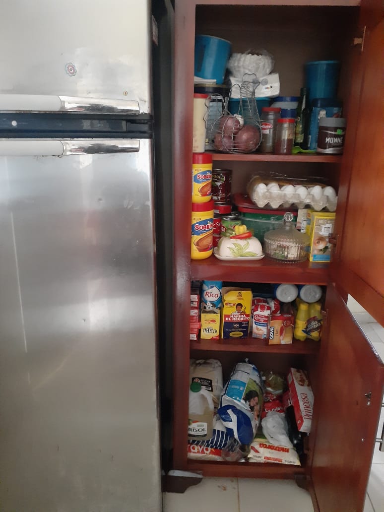 Anaquel de cocina para guardar alimentos  Foto 7315197-3.jpg