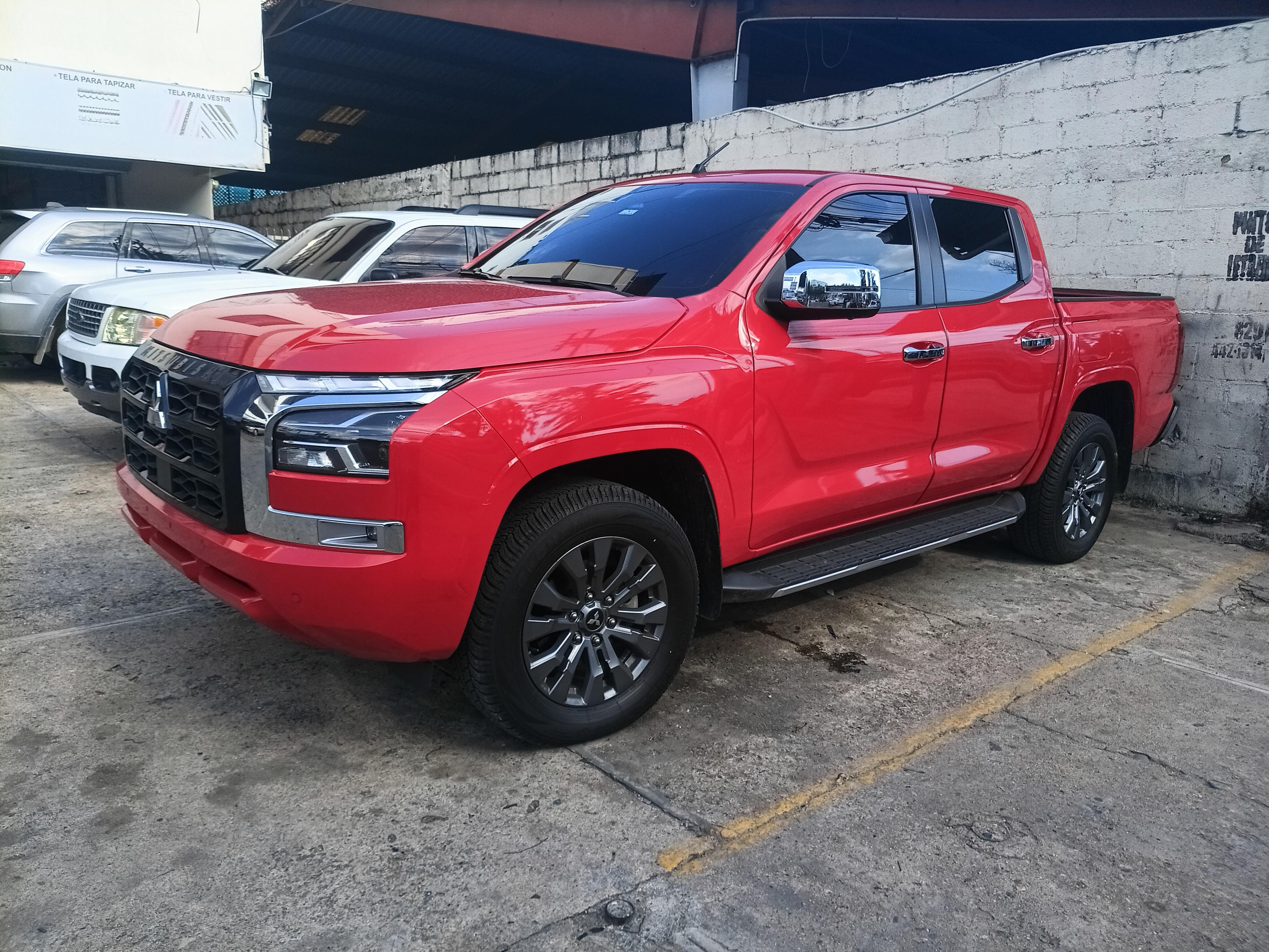 Mitsubishi Tritón Diésel Doble Cabina 4WD 25  Foto 7315211-3.jpg
