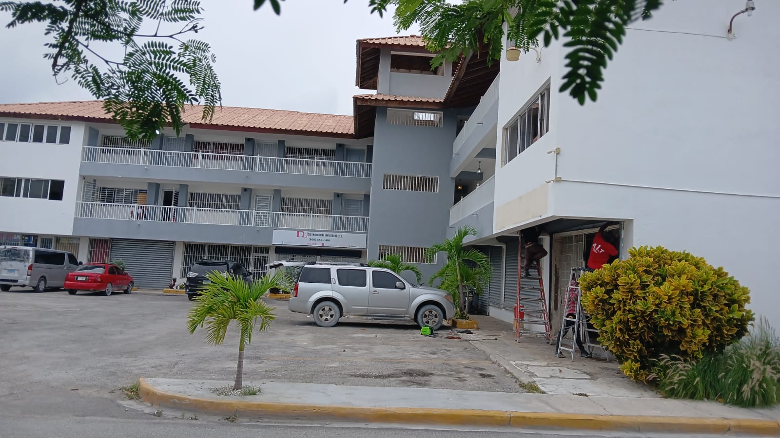 Vendo Local Comercial de 485 Mts.2 en Av. Estados Unidos BAVARO 33 men Foto 7315212-13.jpg