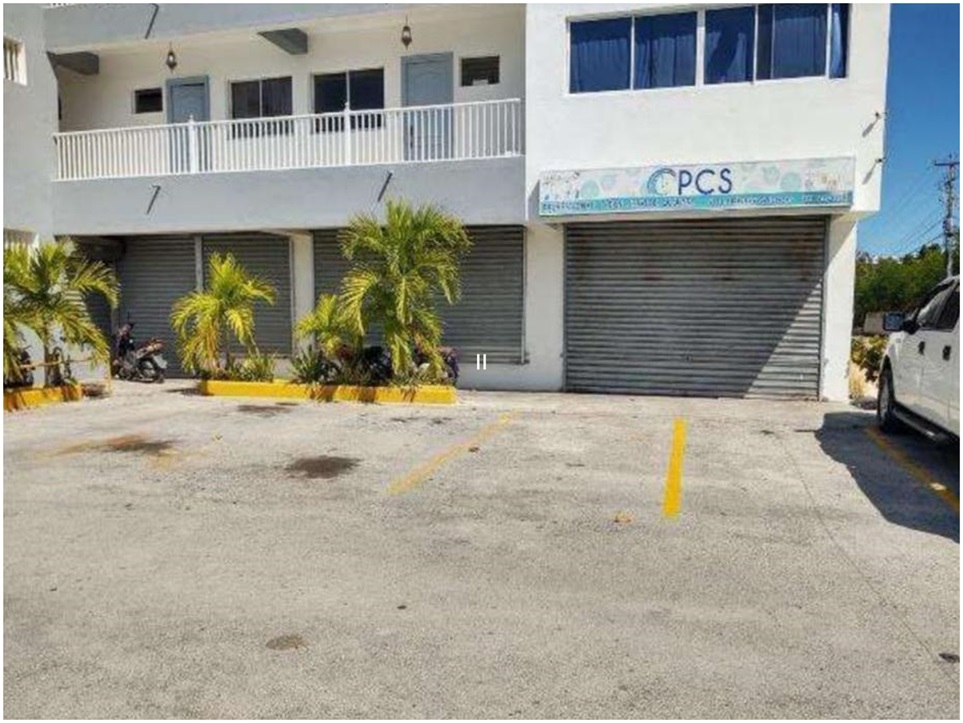 Vendo Local Comercial de 485 Mts.2 en Av. Estados Unidos BAVARO 33 men Foto 7315212-2.jpg
