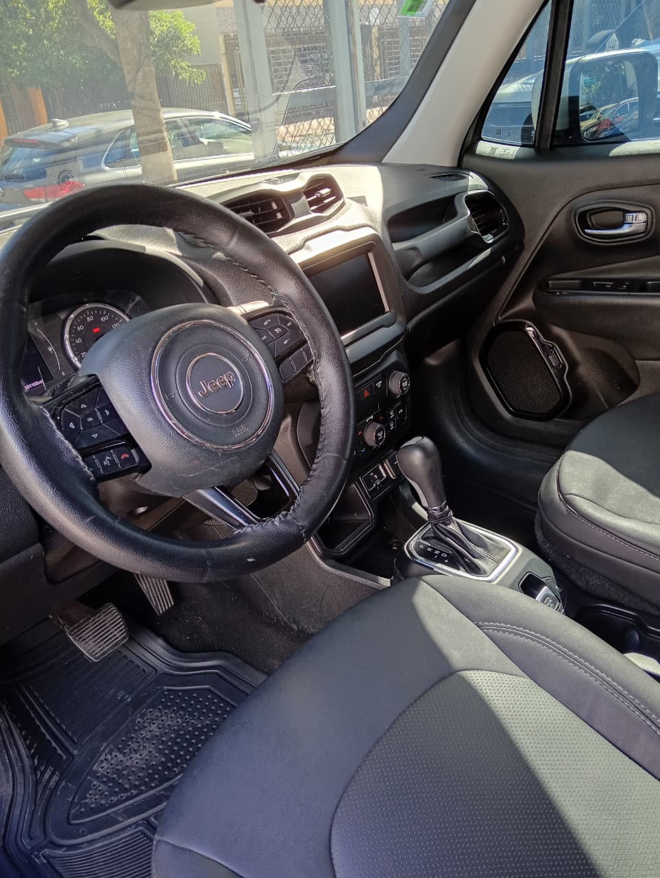 Jeep Renegade Latitude 2019 Foto 7315213-2.jpg