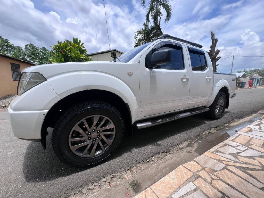 Nissan Navara 2013 en Monseñor Nouel Foto 7315225-1.jpg