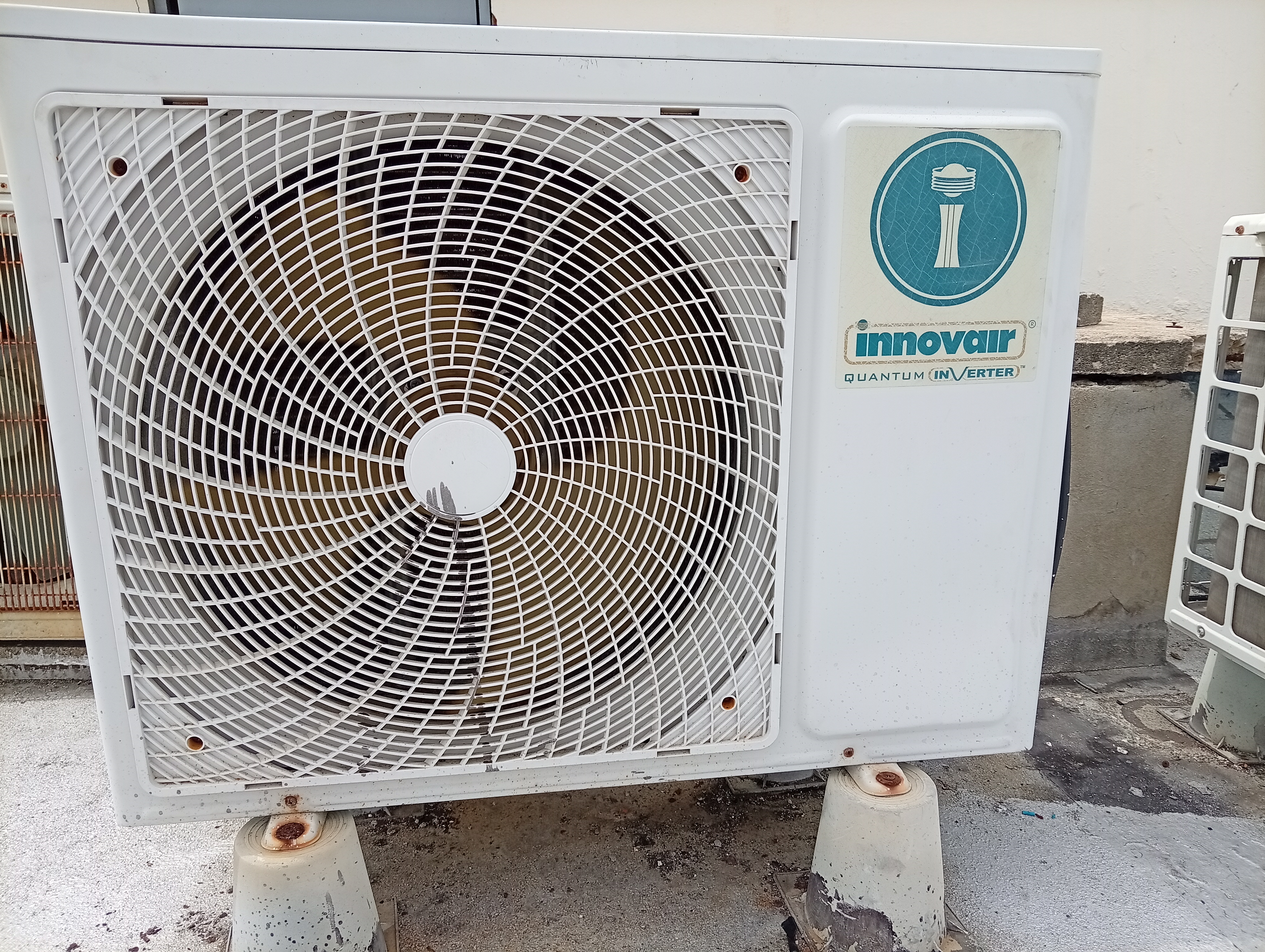 vendo aire split inverter de 18000 vtu excelentes condiciones Foto 7315356-3.jpg