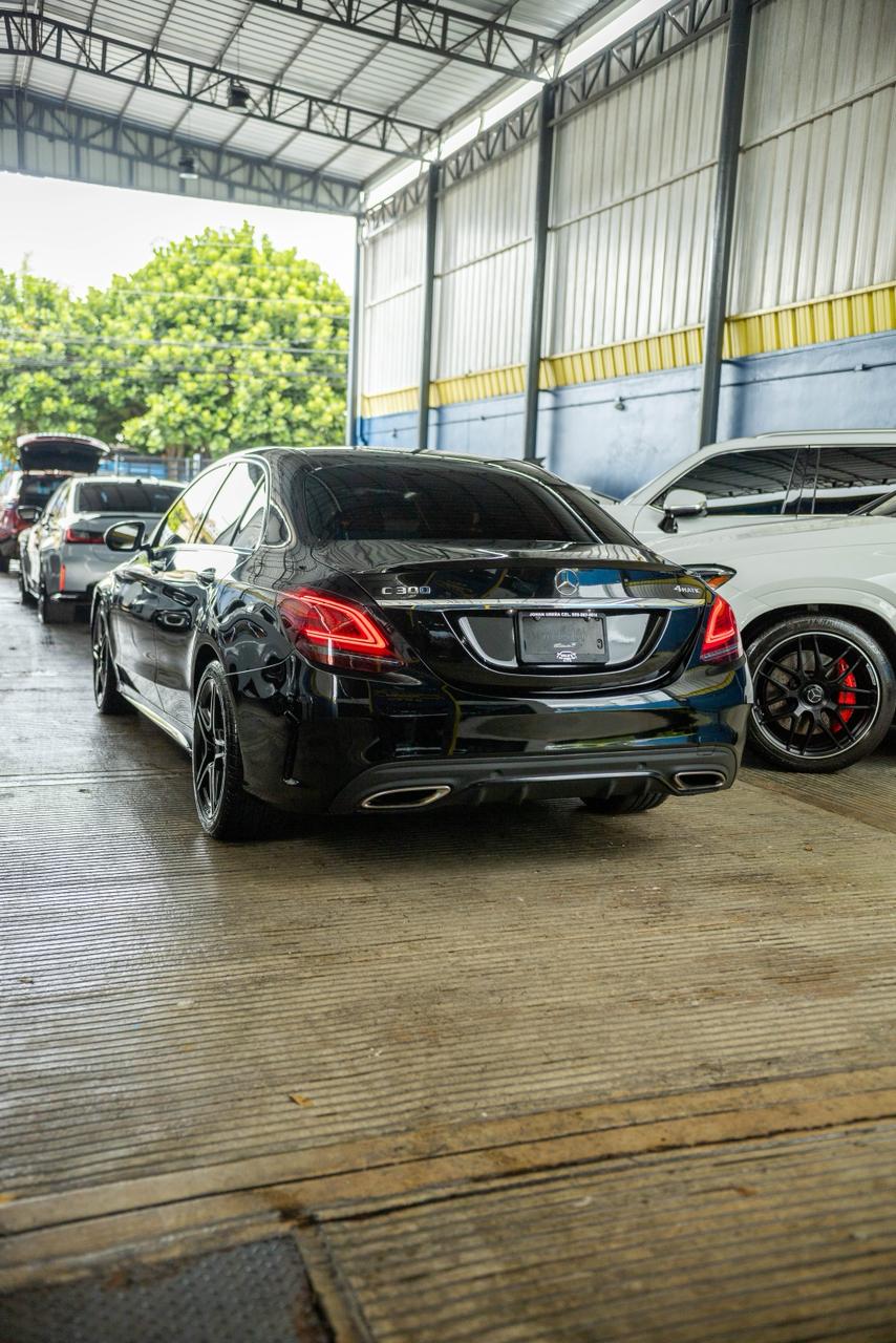 Mercedes Benz C300 AMG 4matic 2020 Clean Carfax Foto 7315521-3.jpg