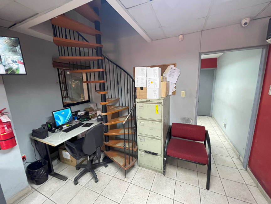 Edificio Comercial en Venta o Alquiler Ensanche Kennedy Foto 7315608-2.jpg