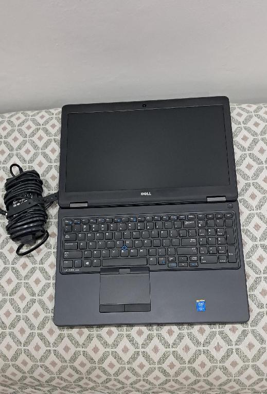 Laptop Dell 12GB 250GB SSD i5 2.3Ghz E5550 Foto 7315647-2.jpg