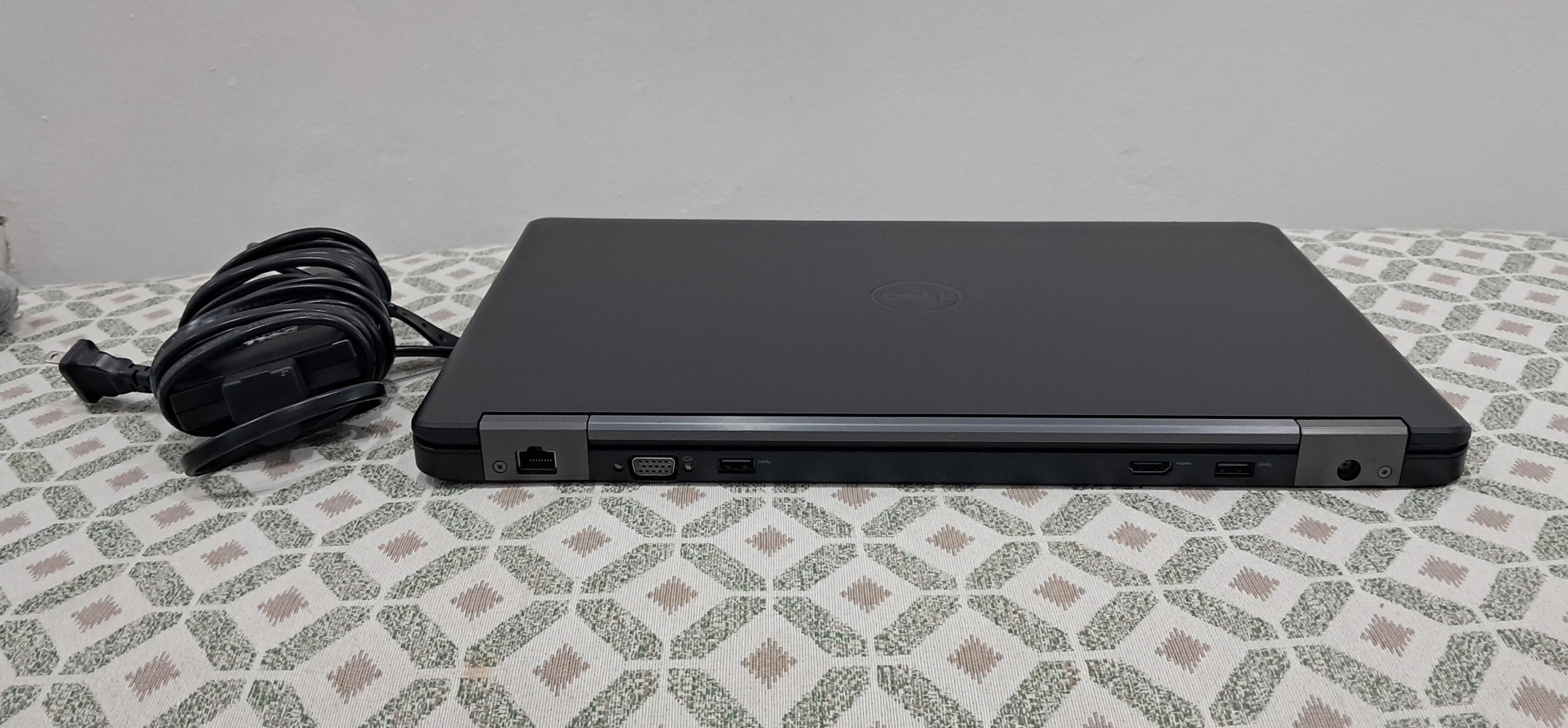 Laptop Dell 12GB 250GB SSD i5 2.3Ghz E5550 Foto 7315647-5.jpg