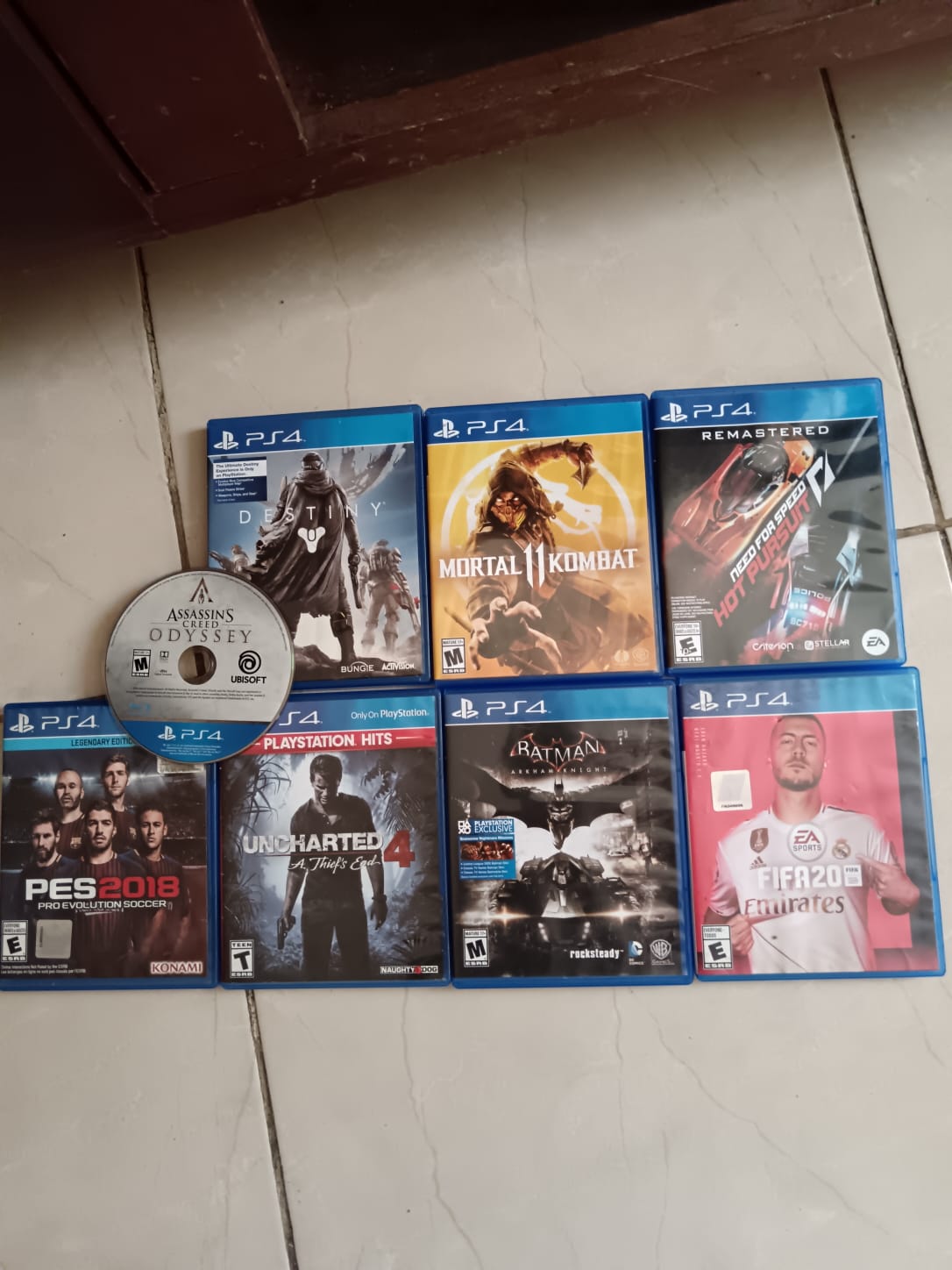 VENDO PLAY STATION 4 PRO - COMO NUEVO CONDICION AAA INCLUYE 8 JUEGOS Foto 7315664-2.jpg