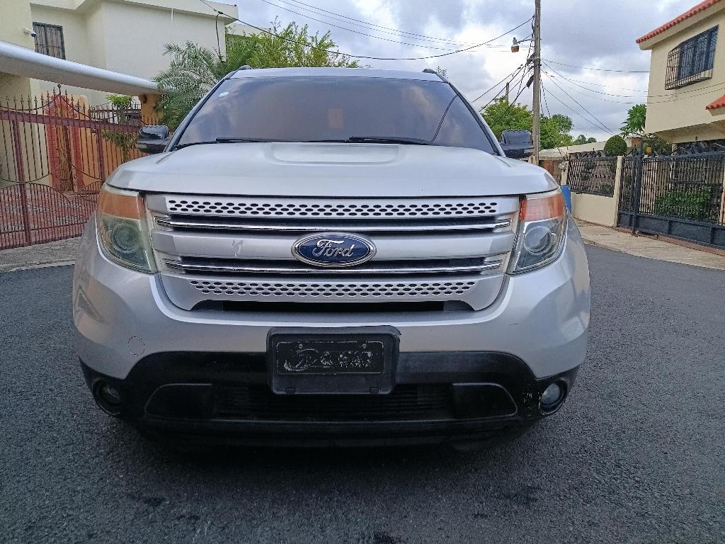 Ford Explorer XLT de la Casa 14  Foto 7315733-1.jpg