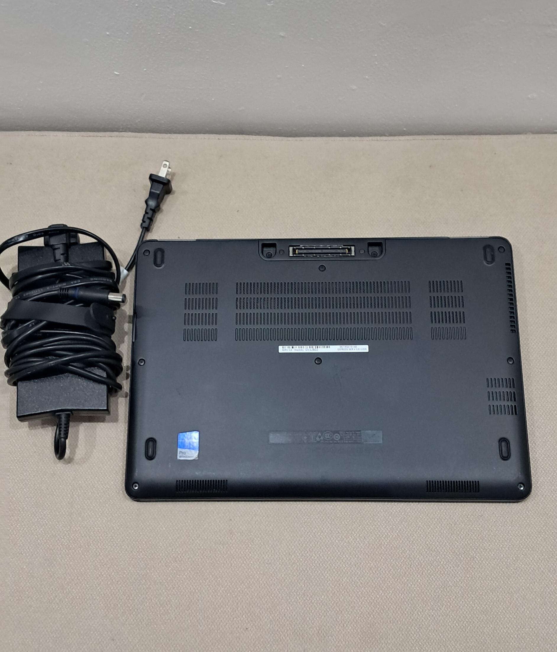 Laptop Dell i5 2.4 GHz 8GB 128GB SSD M.2 DDR4 E7270 VER DETALLE Foto 7315751-4.jpg