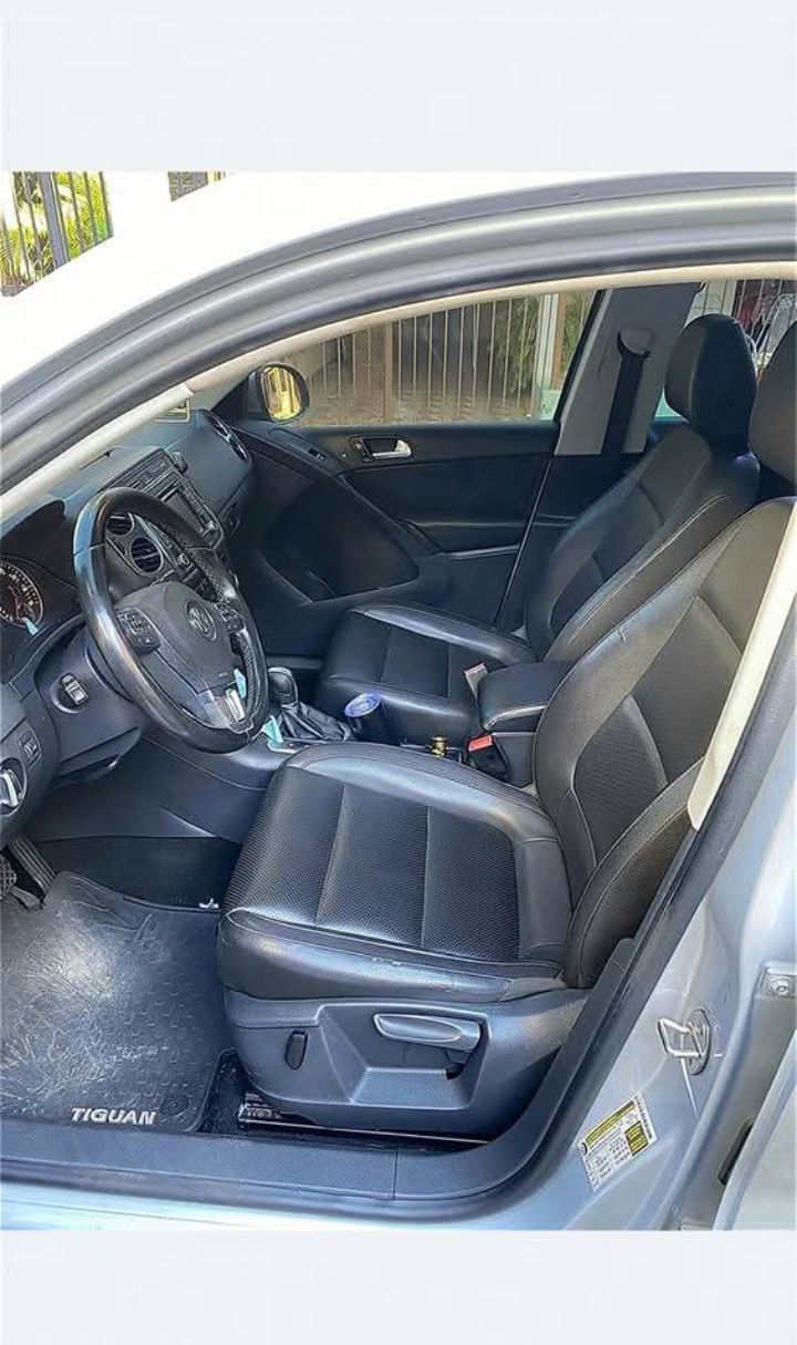 Volkswagen Tiguan SE Turbo 4WD 15  Foto 7315753-7.jpg