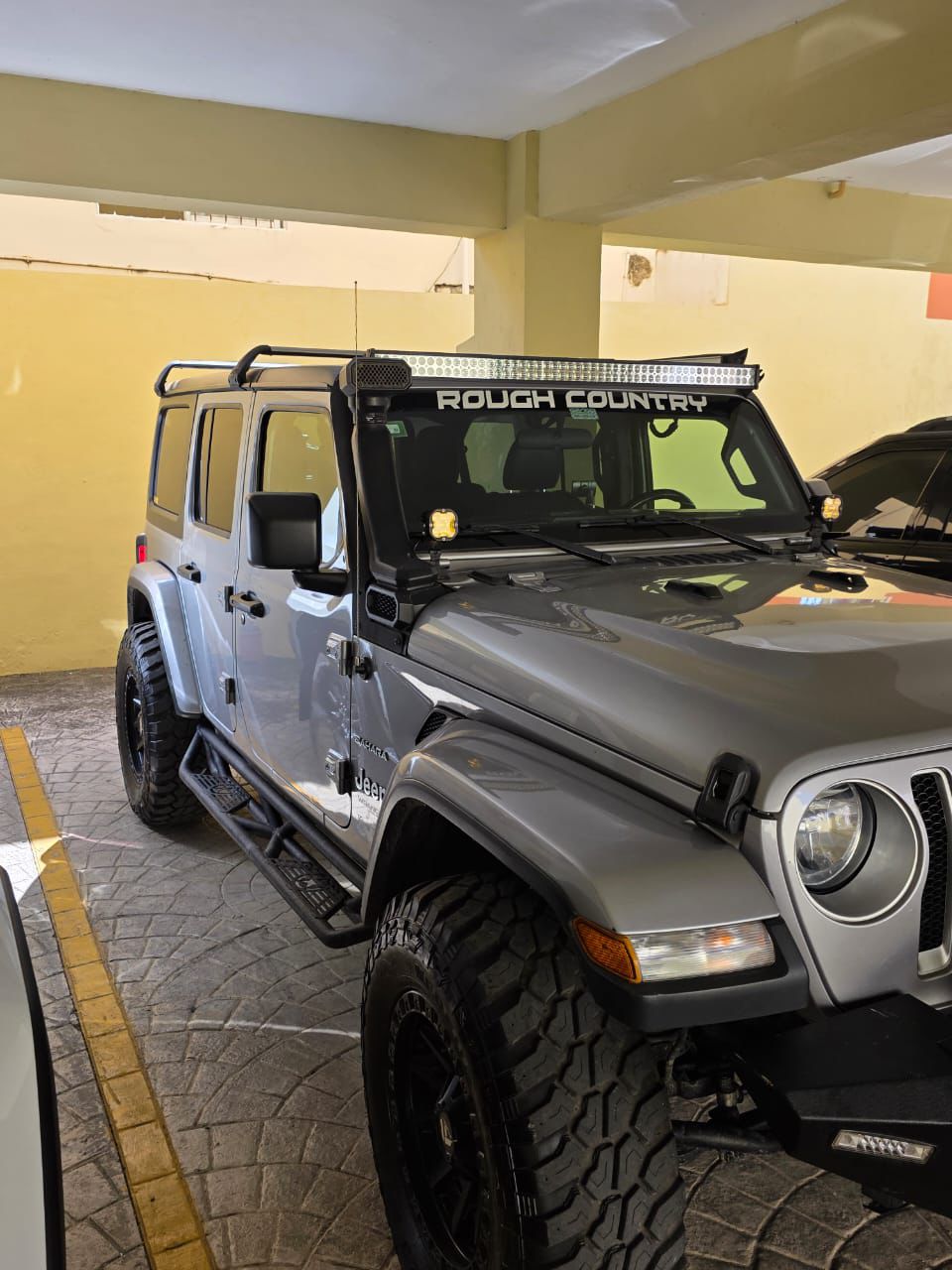 Jeep Wrangler Sahara 4WD 19  Foto 7315765-2.jpg