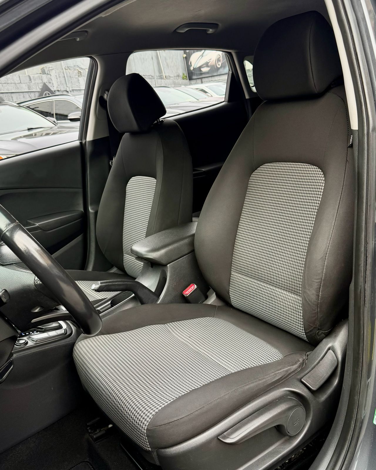 HYUNDAI KONA SEL 2020 Foto 7315873-15.jpg