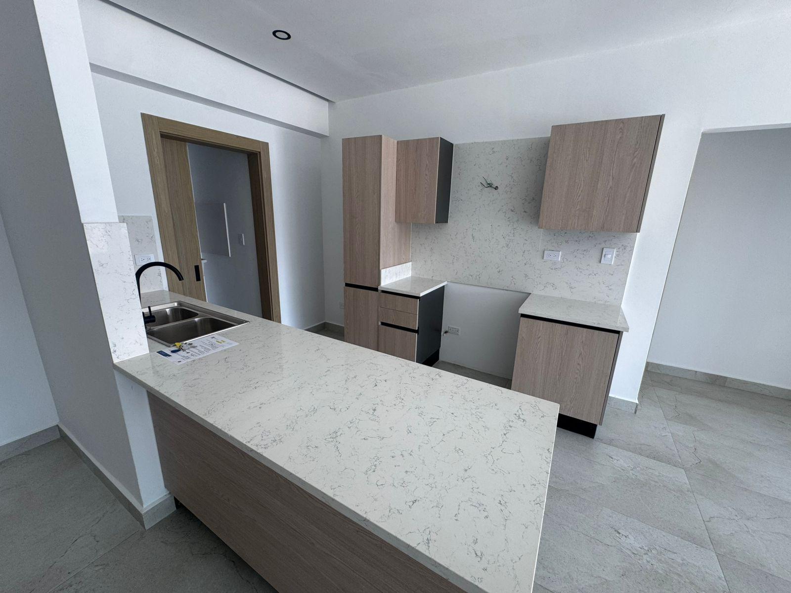 Apartamento a estrenar en alquiler en Evaristo Morales Foto 7315941-3.jpg