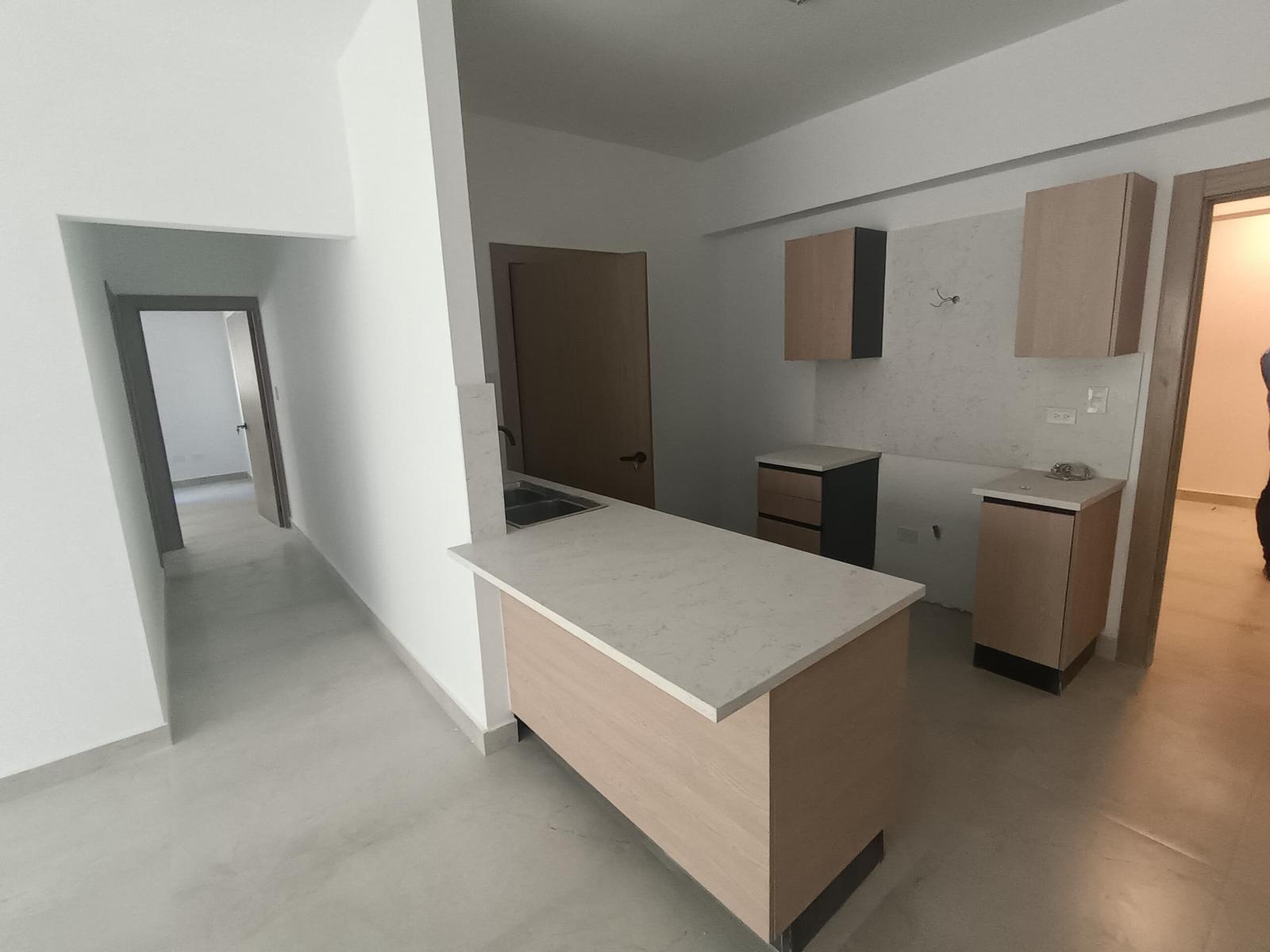 Apartamento a estrenar en alquiler en Evaristo Morales Foto 7315941-6.jpg
