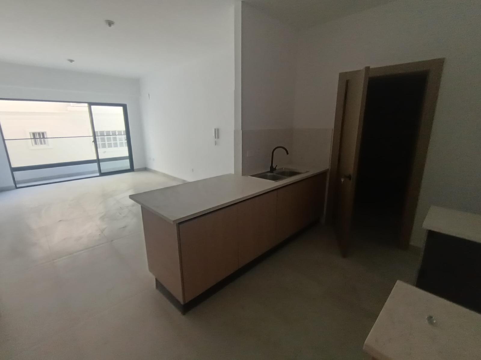 Apartamento a estrenar en alquiler en Evaristo Morales Foto 7315941-7.jpg