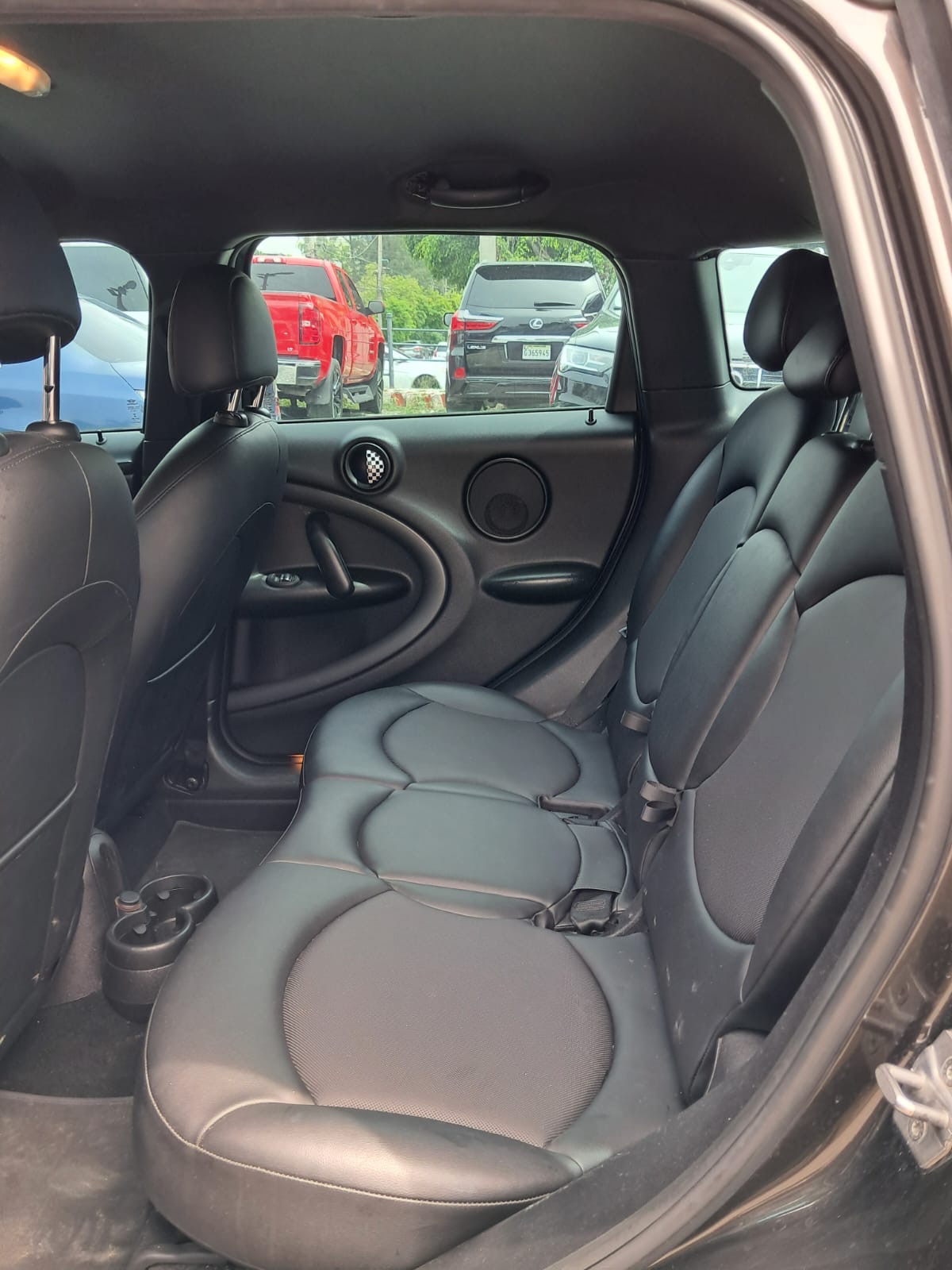 Dale un toque de estilo y potencia a tus días con este Mini Cooper Cou Foto 7315947-7.jpg
