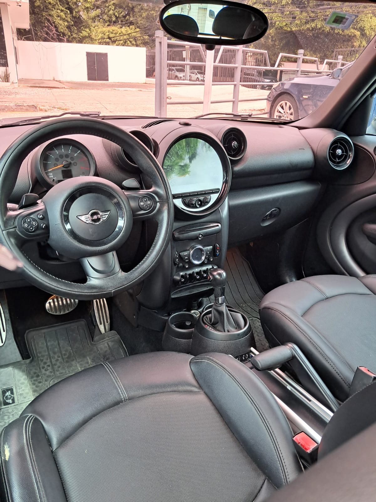 Dale un toque de estilo y potencia a tus días con este Mini Cooper Cou Foto 7315947-8.jpg