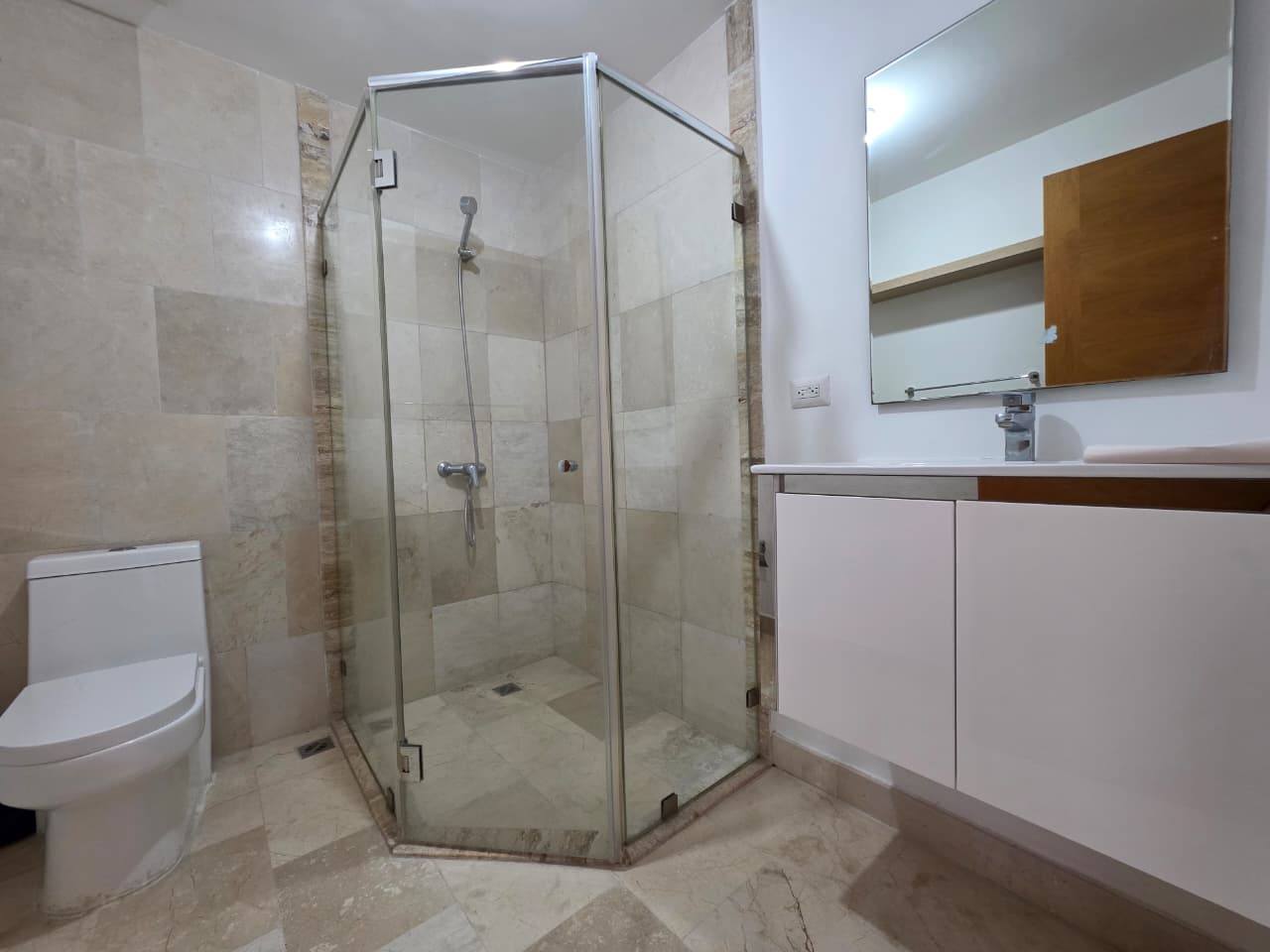 Vendo Exclusivo Apto de Lujo en NACO 3 HABS. 175 Mts.2 piso 5 Foto 7316003-11.jpg