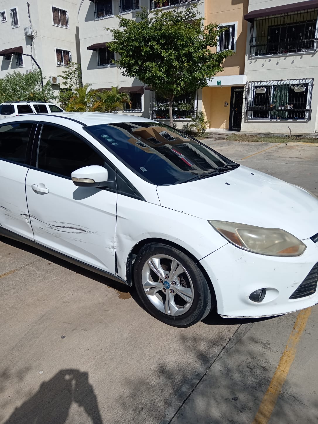 VENDO FORD FOCUS UNA GANGA AIRE QUE PICA Foto 7316122-5.jpg