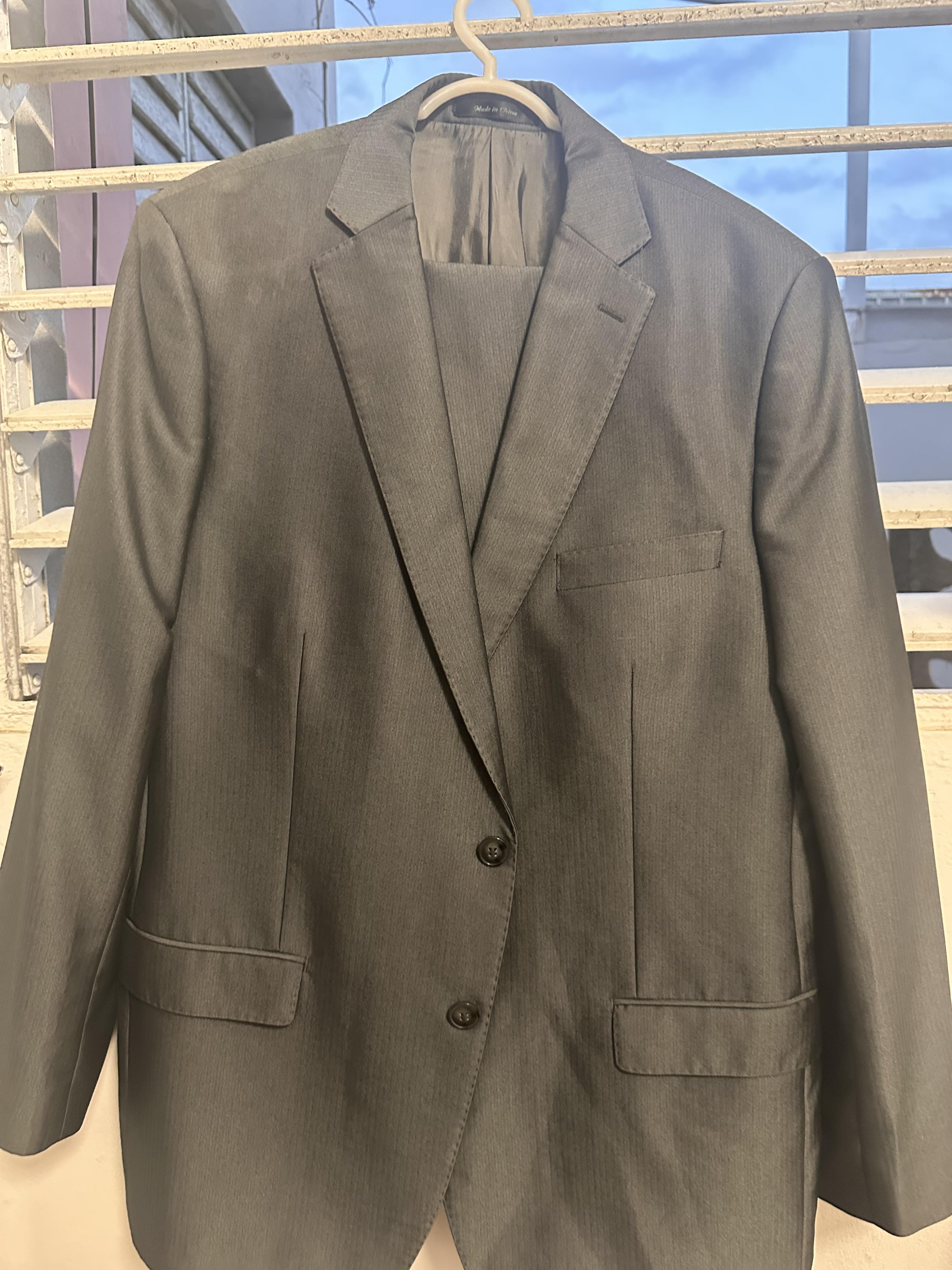 Traje completo de marca  Foto 7316126-3.jpg