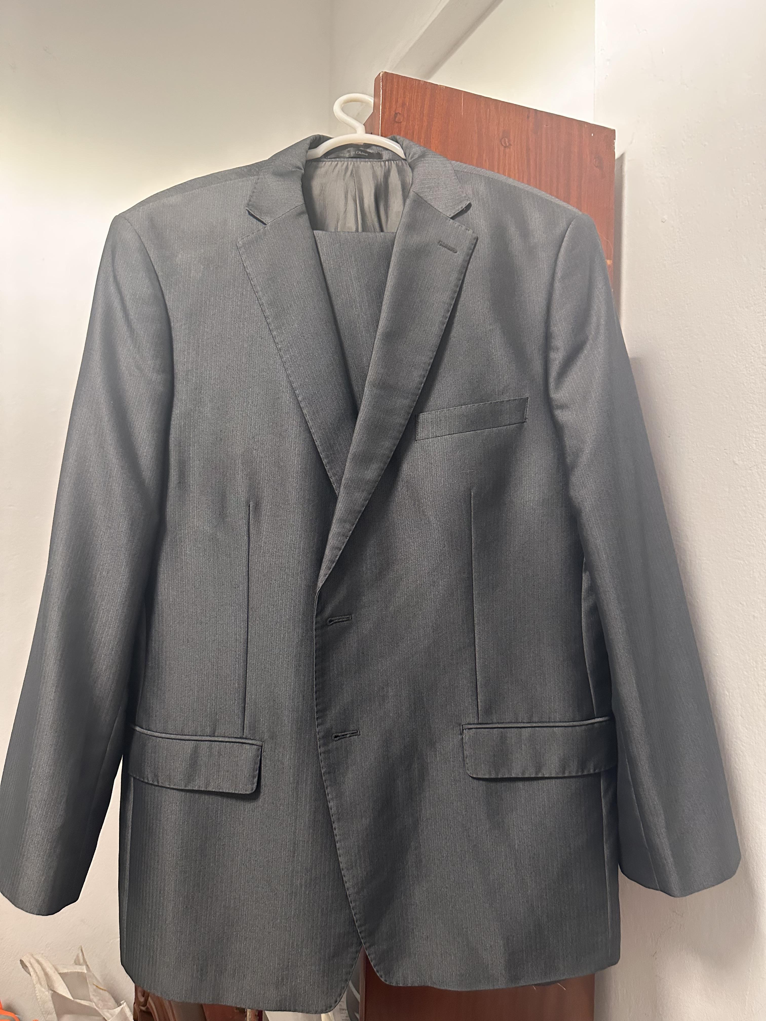 Traje completo de marca  Foto 7316126-4.jpg