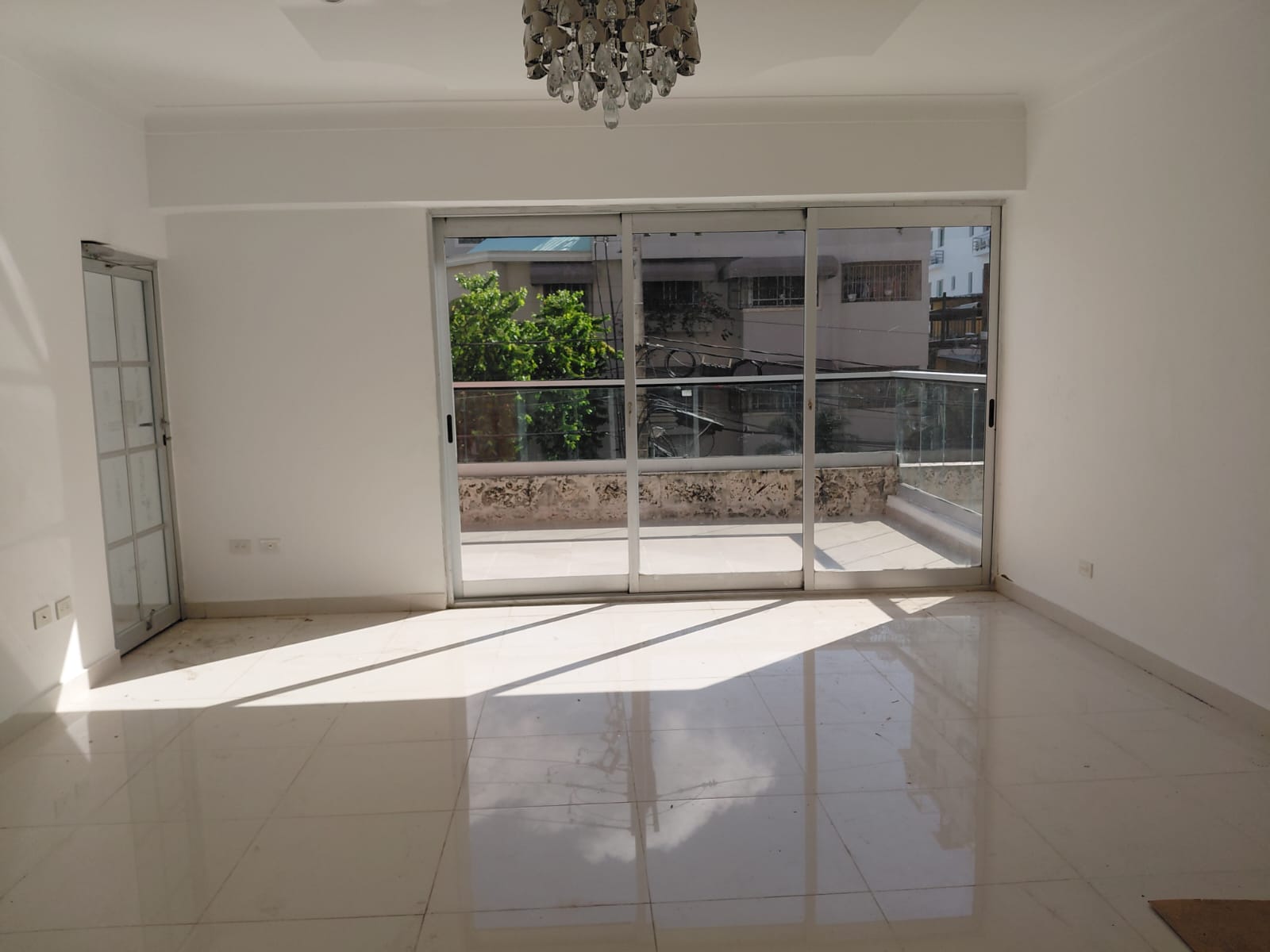 Vendo Apto 2 Habs. en TORRE MONARCA Ens. EL VERGEL 163 Mts.2 2do PISO Foto 7316178-2.jpg