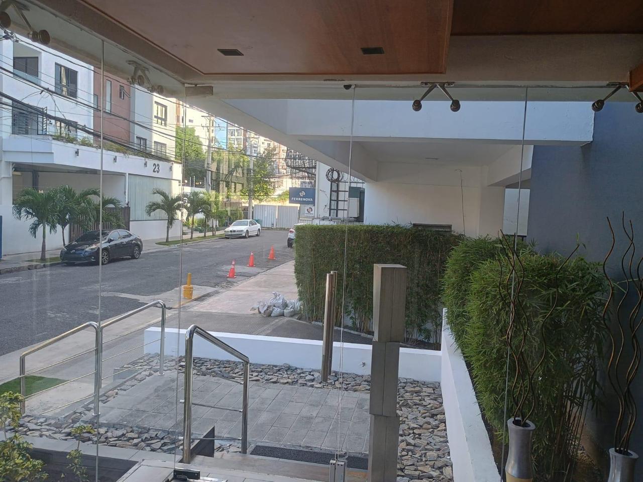 Vendo Apto 2 Habs. en TORRE MONARCA Ens. EL VERGEL 163 Mts.2 2do PISO Foto 7316178-7.jpg
