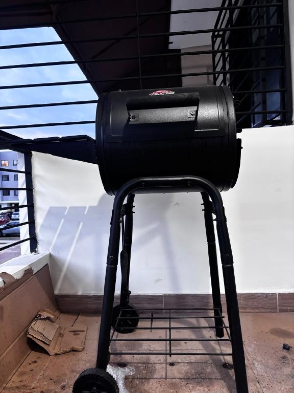 BBQ a carbón en hierro   Foto 7316354-1.jpg