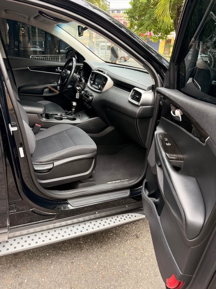 KIA SORENTO 2019  4x4  CLEAN CARFAX 3 FILAS ASIENTOS  EXCELENTE CONDIC Foto 7316861-3.jpg